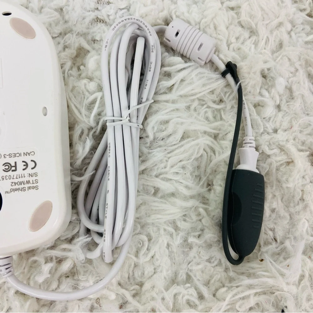 Seal Shield Silver Storm mouse sleek white